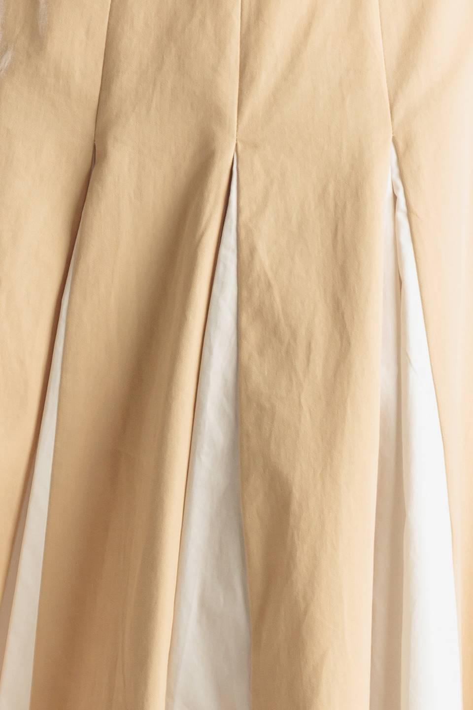 The Sweetest Thing Woven Midi Skirt in khaki white, fabric swatch — Soul Flow Apparel