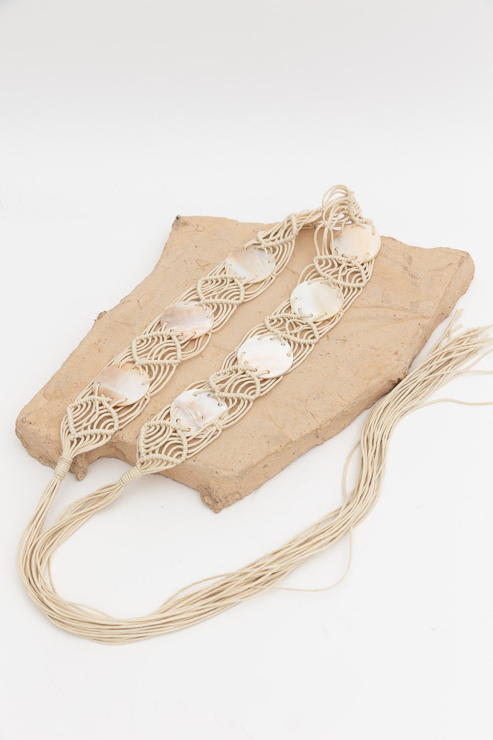 Bohemian Macramé Belt – Handwoven with Seashell Accents Leto Collection