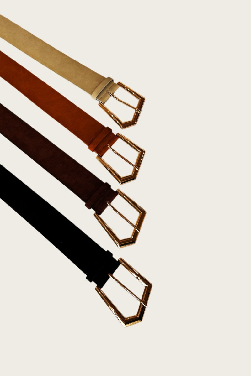 Wild West Chic: Wide Suede Belt Leto Collection