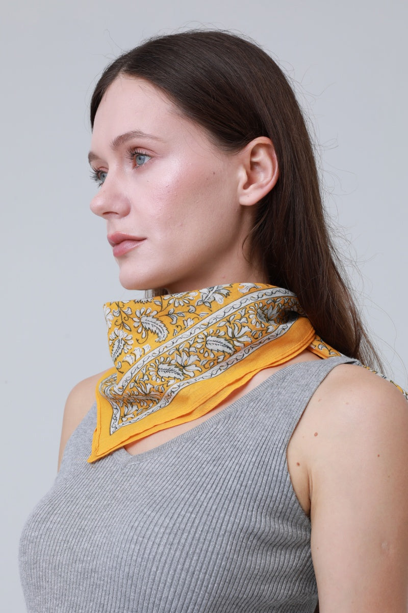 Printed Square Bandanas – Versatile Hair & Neck Scarf Set 🌸 Leto Collection