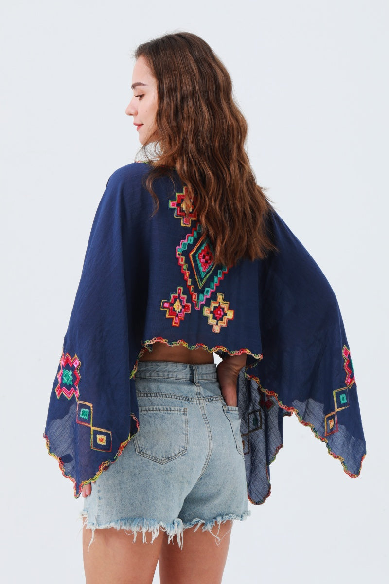 Geometric Embroidery Kimono – Lightweight & Soft Layer 🧵 Leto Collection