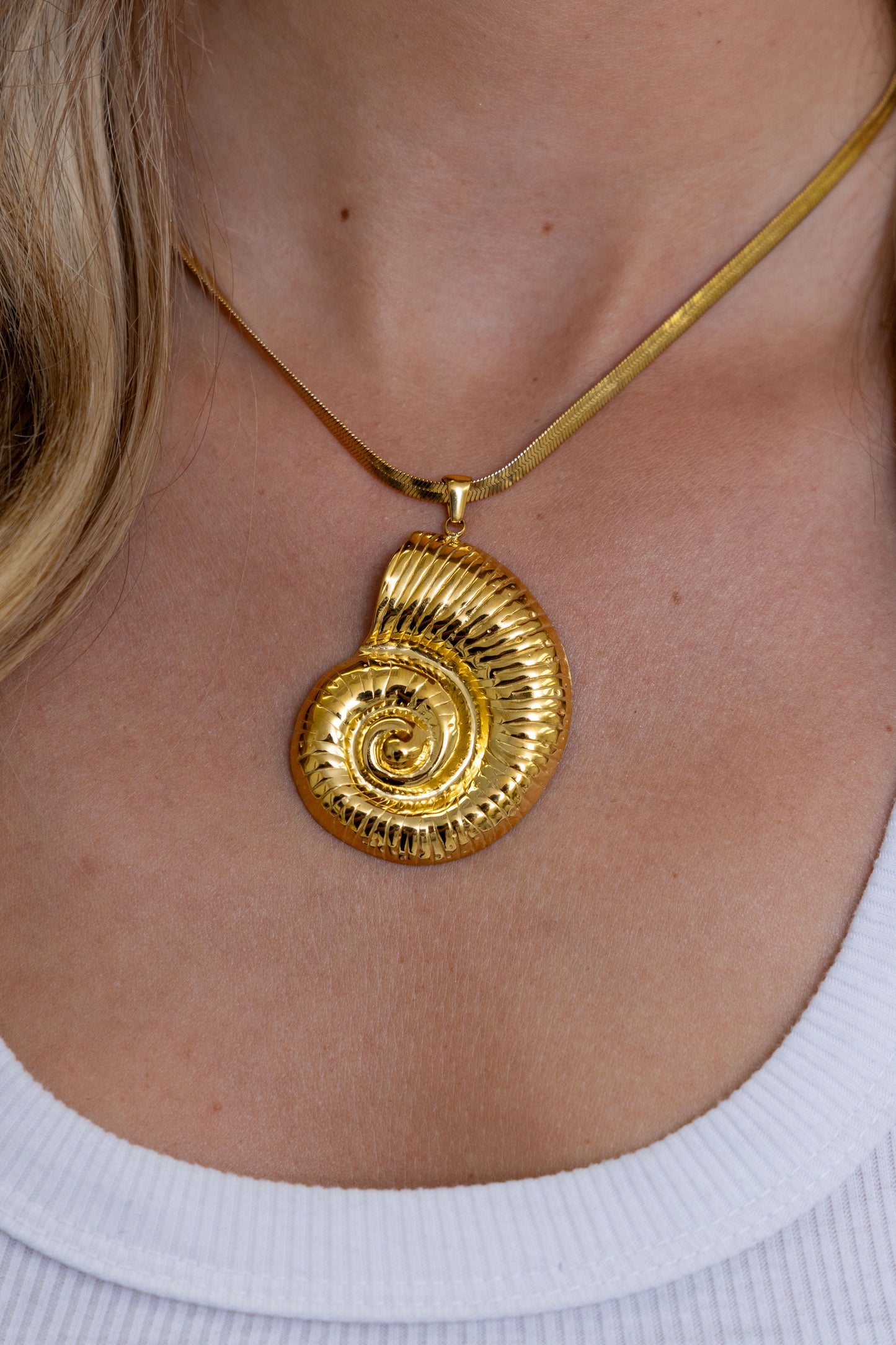 Nylah Shell Pendant Necklace — Soul Flow Apparel