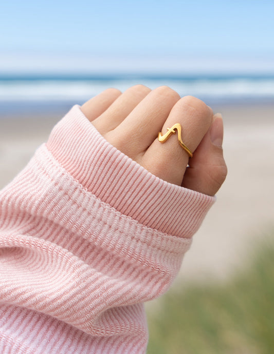 Wavy Cross Ring – Christian Ring
