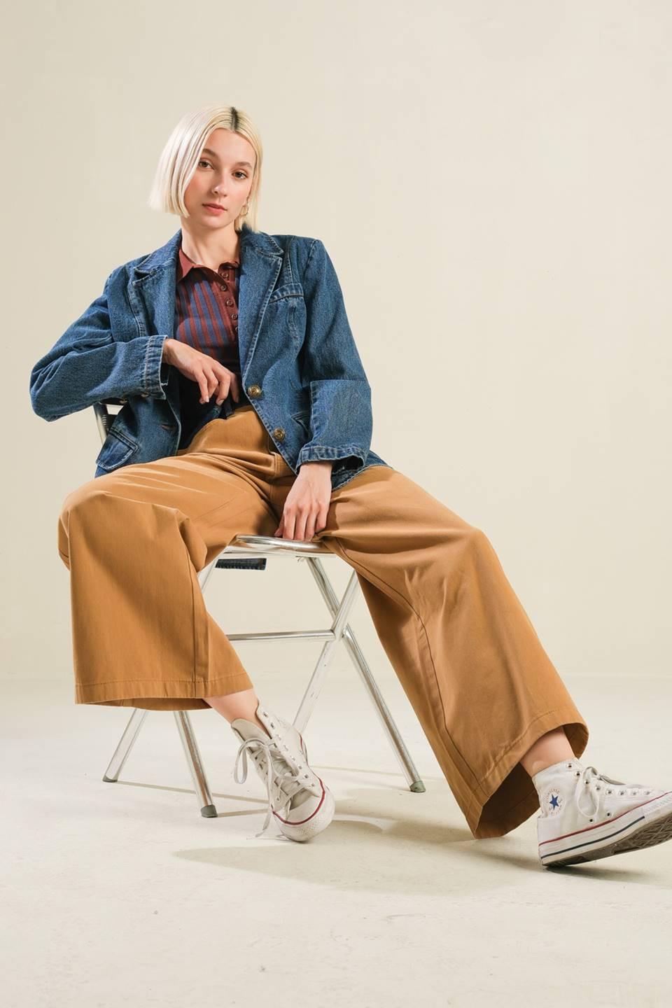 Hot to Go Denim Blazer in blue, view 9 — Soul Flow Apparel