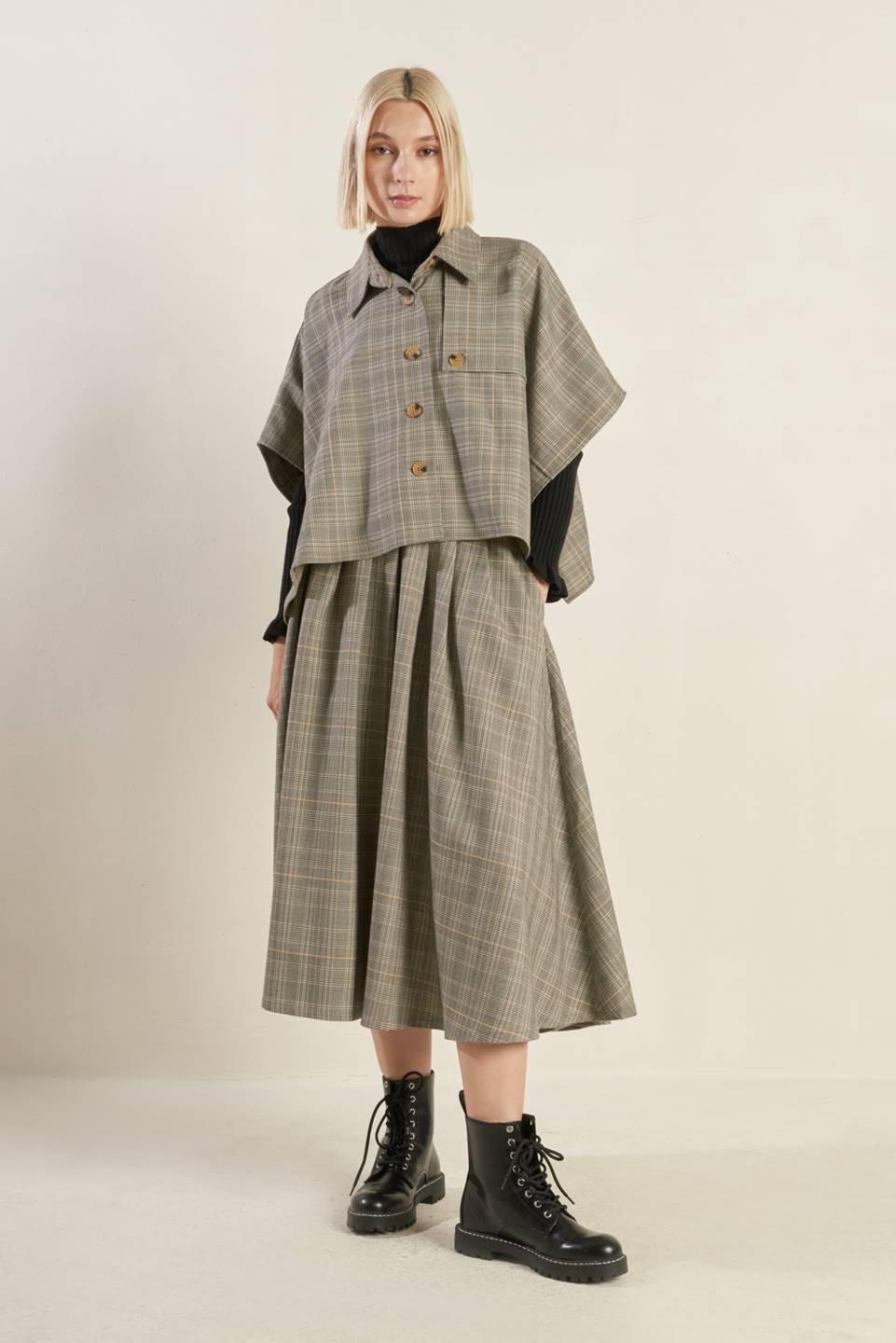Moody Allure Woven Midi Skirt in black beige, view 1 — Soul Flow Apparel