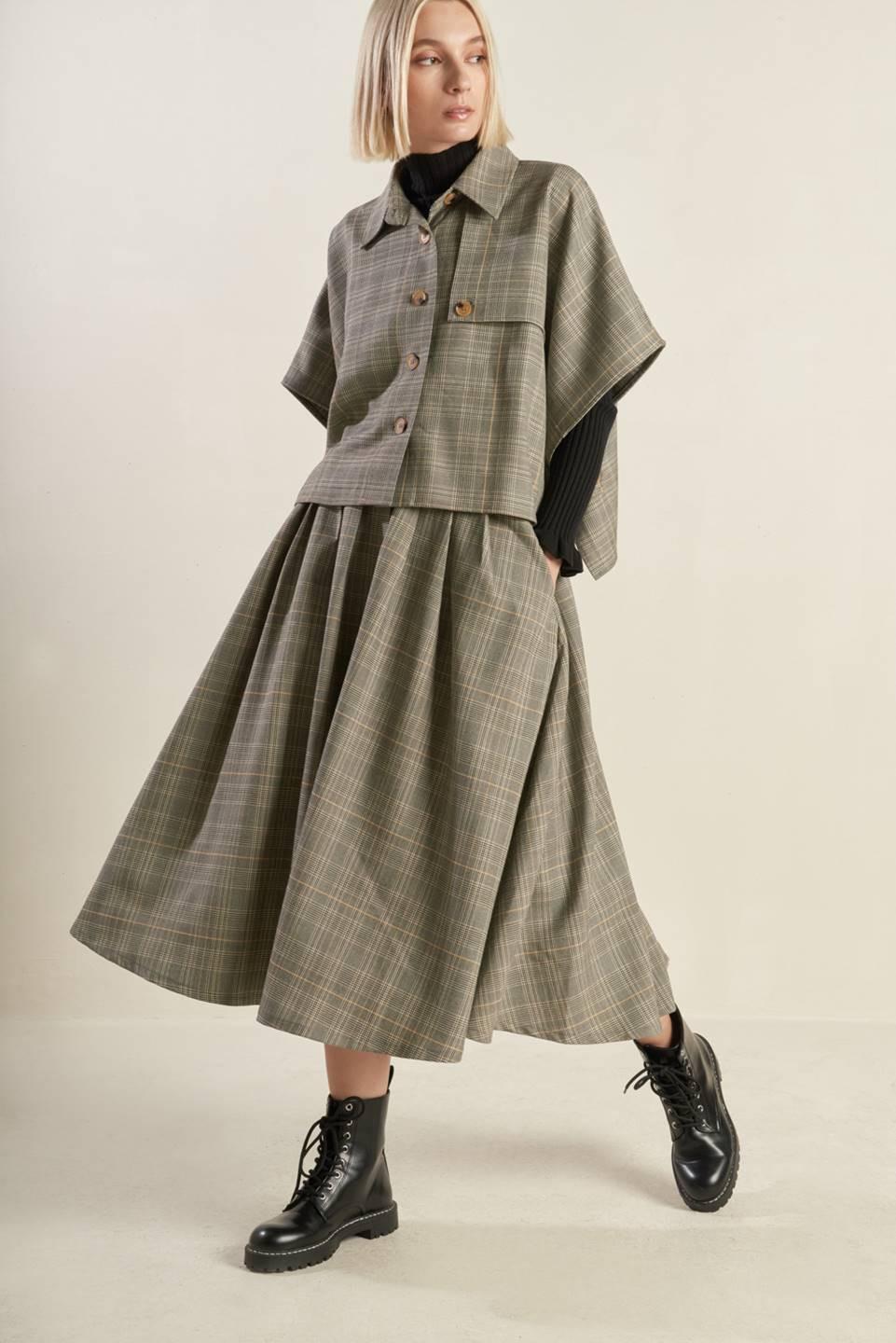 Moody Allure Woven Midi Skirt in black beige, view 3 — Soul Flow Apparel