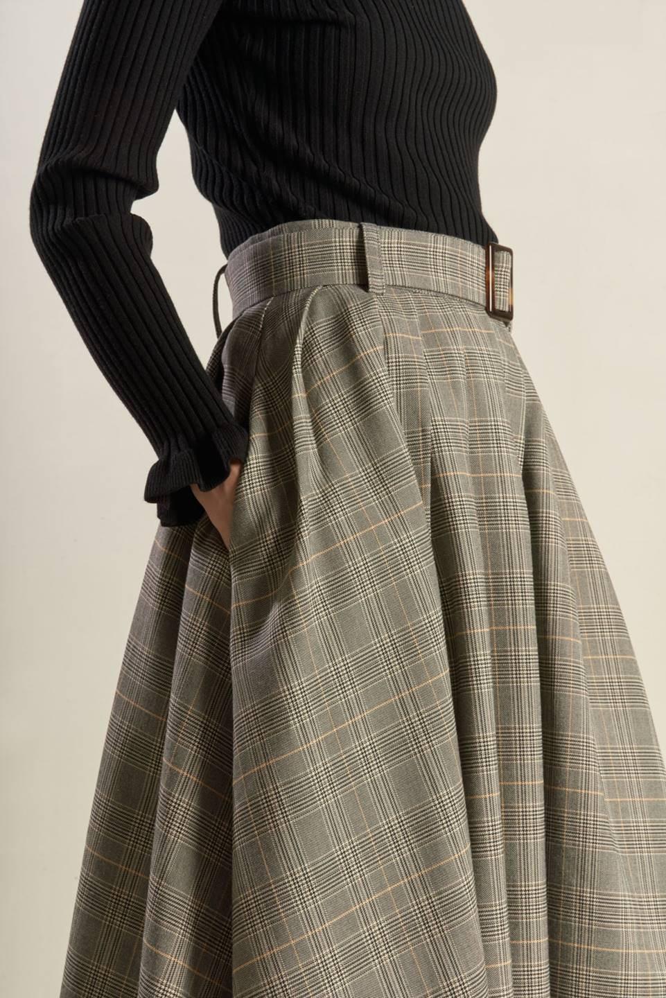Moody Allure Woven Midi Skirt in black beige, view 7 — Soul Flow Apparel