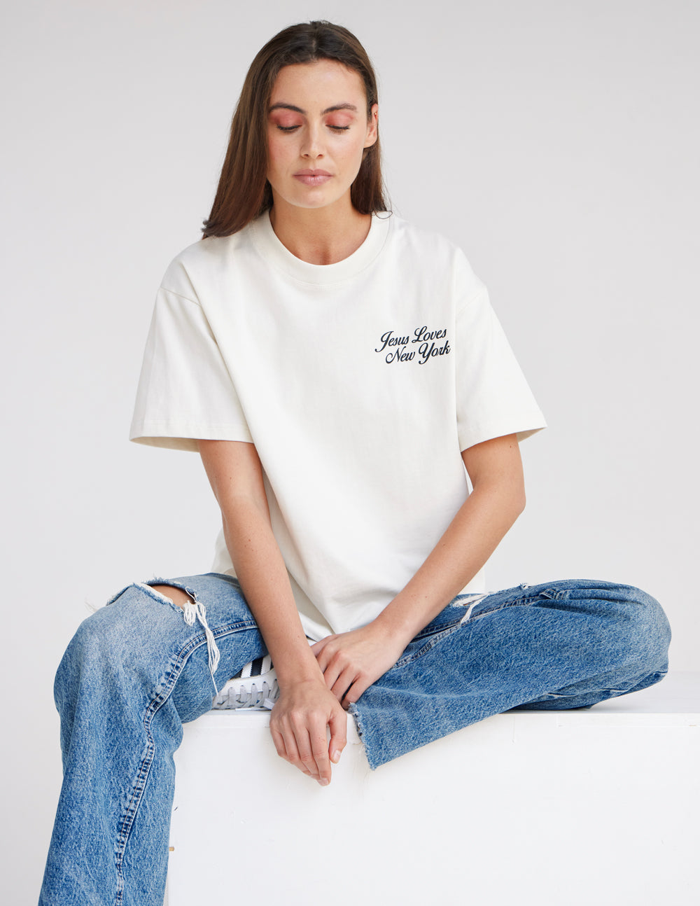 Jesus Loves New York Heavyweight Tee – Christian T-Shirt