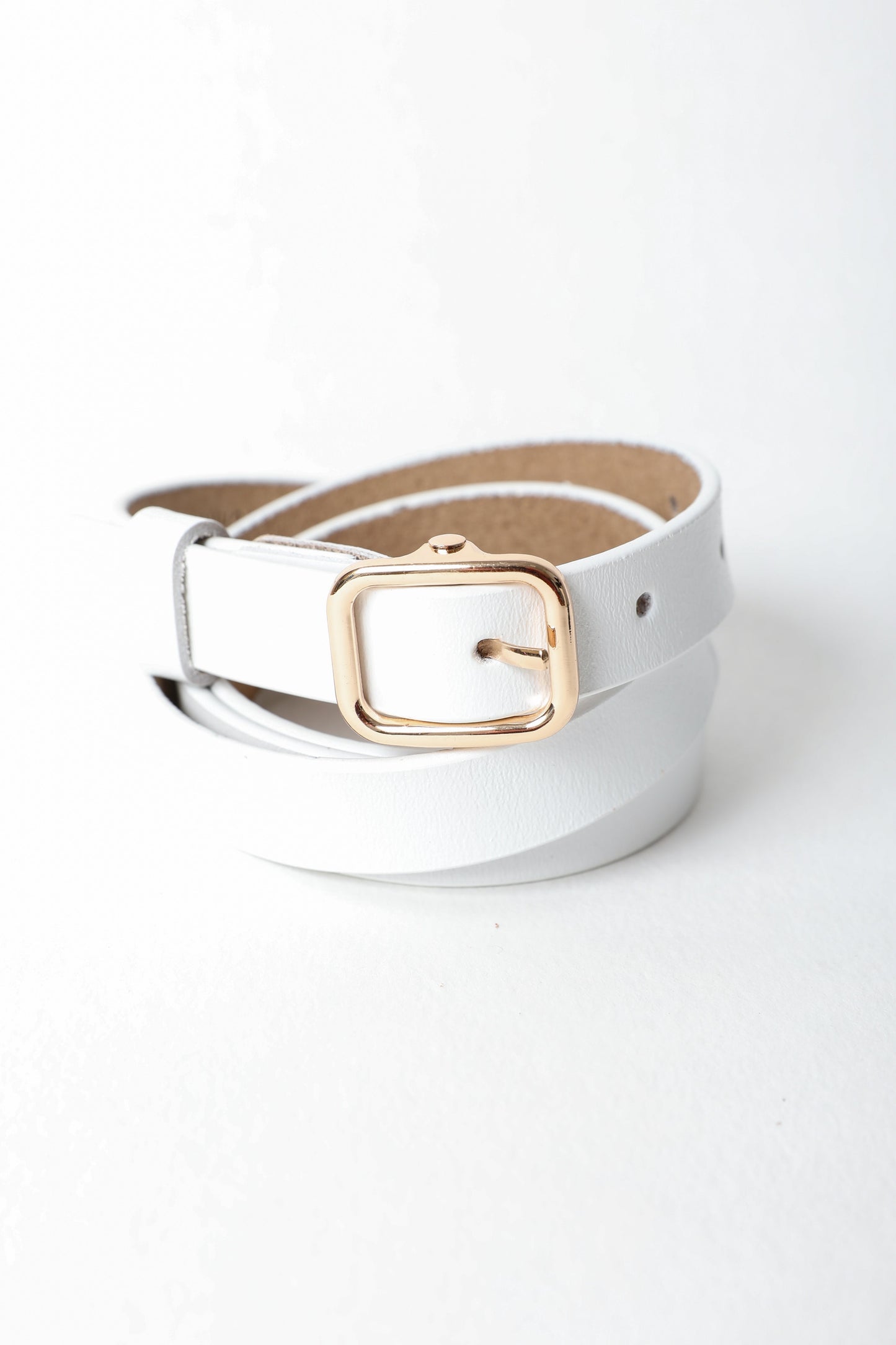 Versatile Skinny Leather Belt – Perfect for Any Outfit 💫 Leto Collection