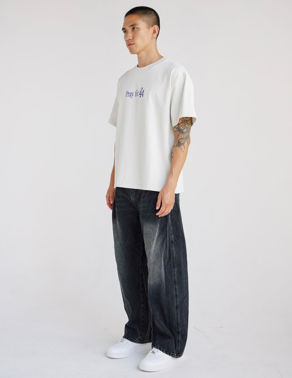 Pray for Los Angeles Heavyweight Tee – Christian T-Shirt