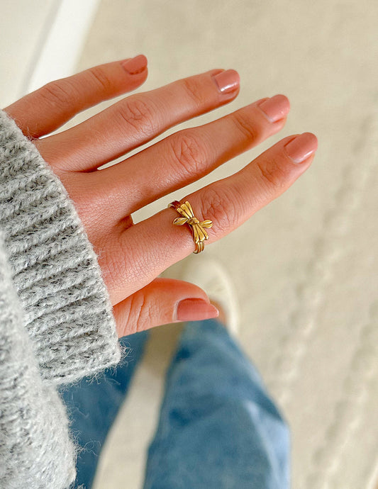 Ribbon Ring – Christian Ring