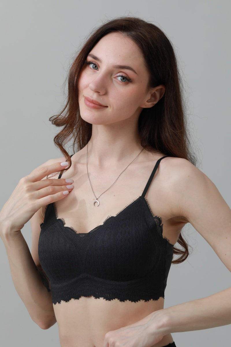 CloudSoft Wireless Bra – Lace Detail & Invisible Fit 🌸☁️ Leto Collection
