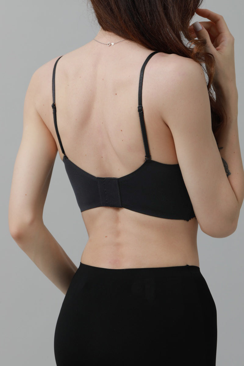 CloudSoft Wireless Bra – Lace Detail & Invisible Fit 🌸☁️ Leto Collection