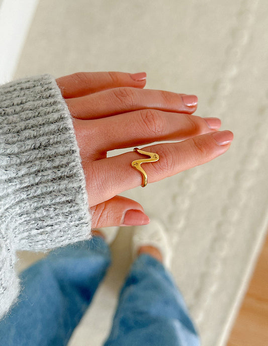 Wavy Heart Ring – Christian Ring