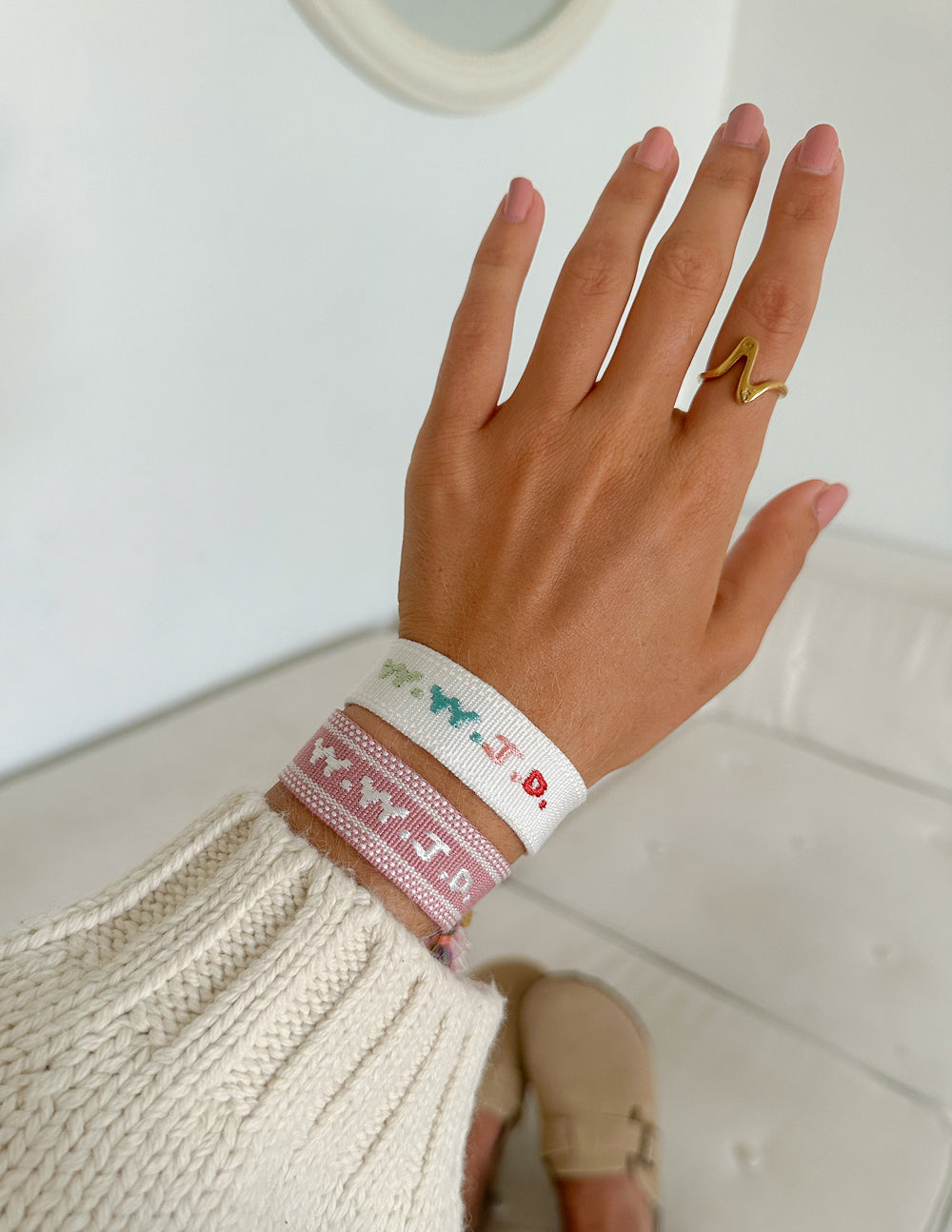 White WWJD Embroidered Bracelet – Christian Wristband