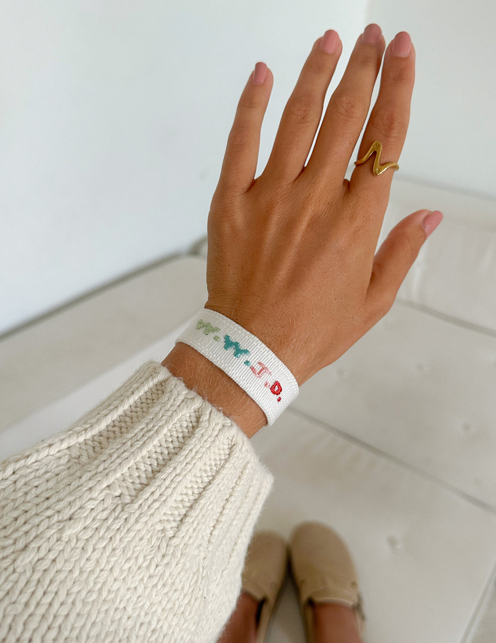 White WWJD Embroidered Bracelet – Christian Wristband
