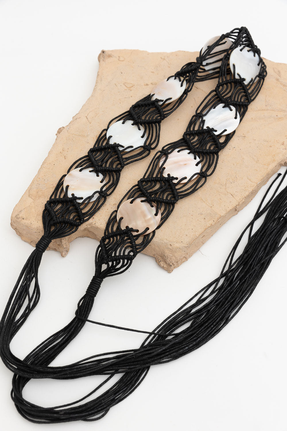 Bohemian Macramé Belt – Handwoven with Seashell Accents Leto Collection
