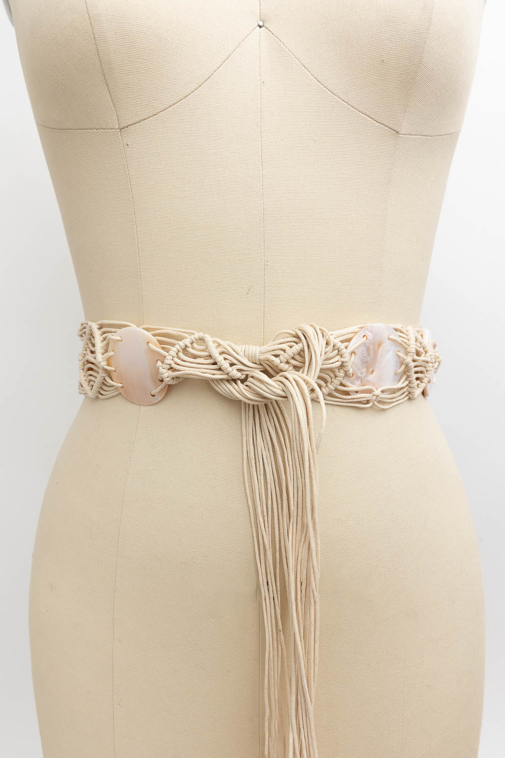 Bohemian Macramé Belt – Handwoven with Seashell Accents Leto Collection