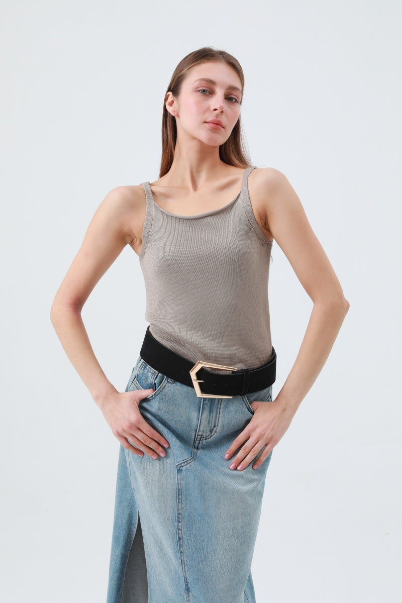 Wild West Chic: Wide Suede Belt Leto Collection
