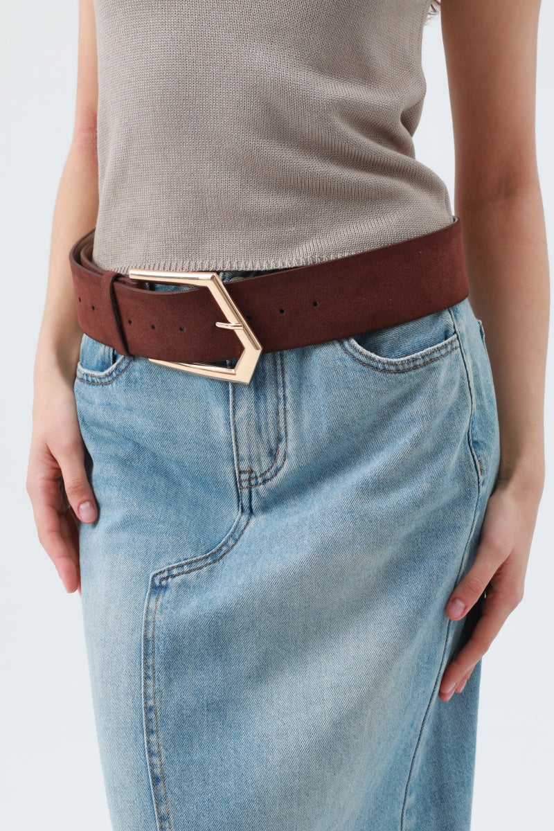 Wild West Chic: Wide Suede Belt Leto Collection