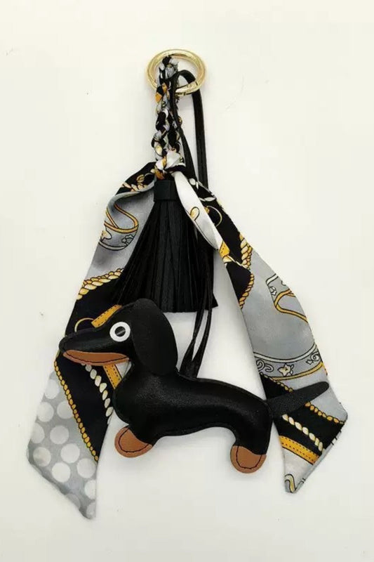 Fringed Dachshund Leather Charm – Multi-Use Bag Accessory & Scarf Ring 🐶💫 Leto Collection