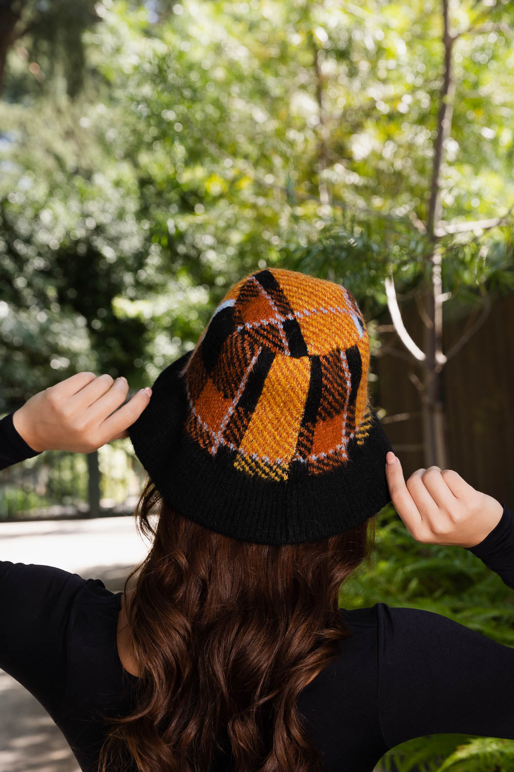 Plaid Bucket Hat Beanie Cozy Stylish Winter Look 🧢 Leto Collection