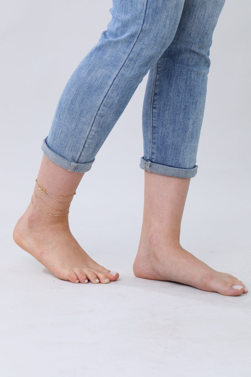 Versatile Gold Chain Anklet & Bracelet – 2-in-1 Elegance✨ Leto Collection