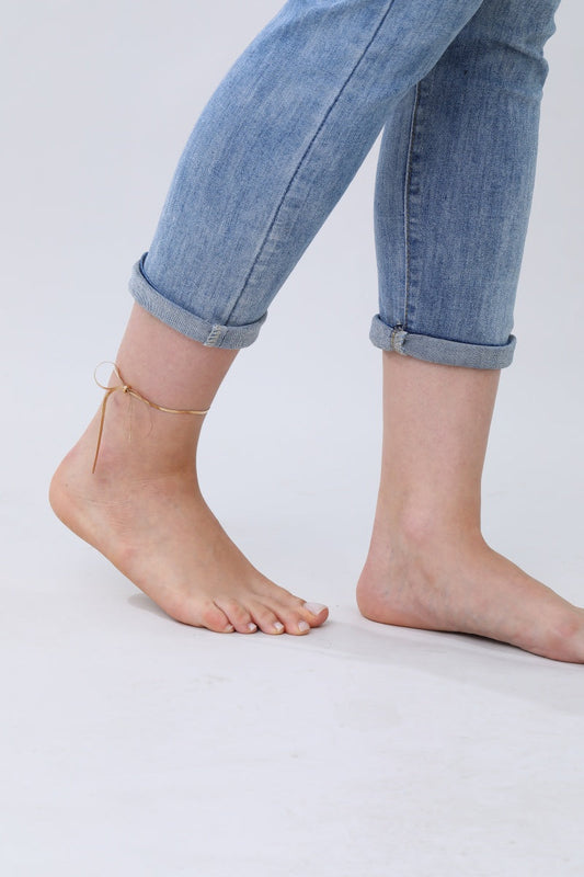 Delicate Gold Bow Anklet – Playful Elegance for Every Step✨ Leto Collection