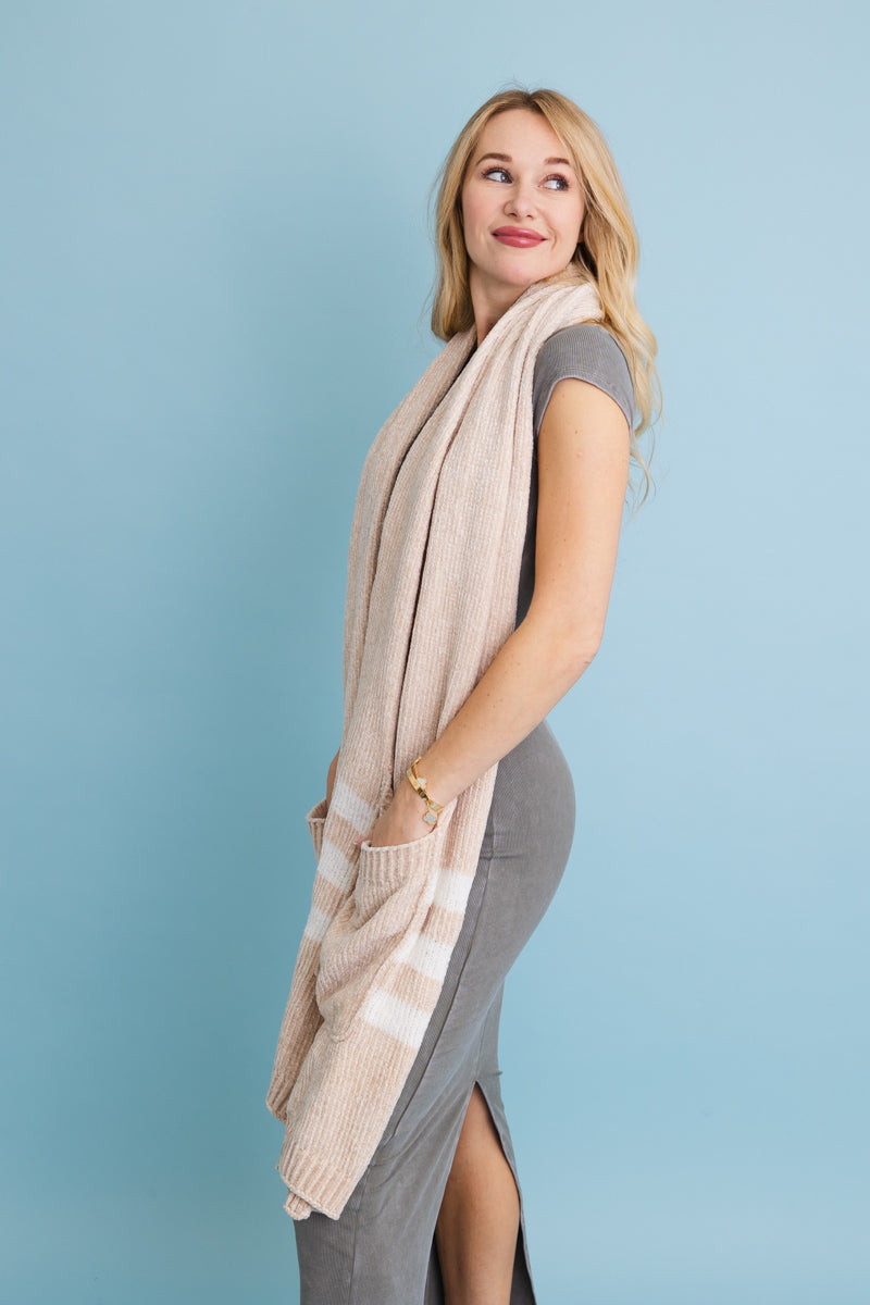 Chenille Pocket Scarf - Soft Comfort with Handy Pockets 🧣 Leto Collection