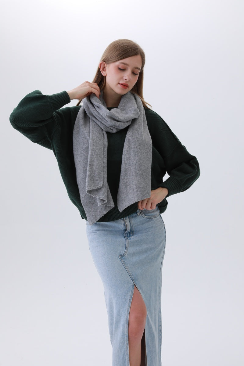 Classic Bias-Cut Scarf – Woven Elegance & Timeless Style ✨🧣 Leto Collection
