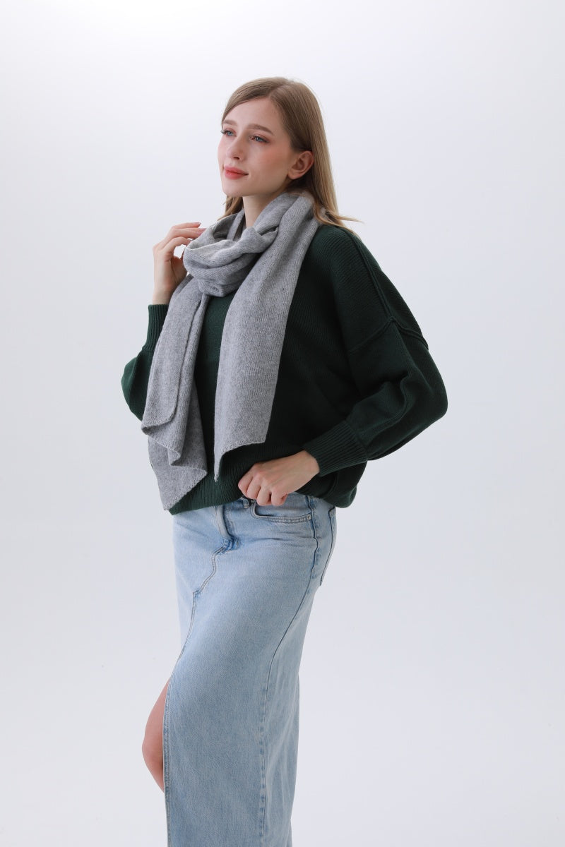 Classic Bias-Cut Scarf – Woven Elegance & Timeless Style ✨🧣 Leto Collection