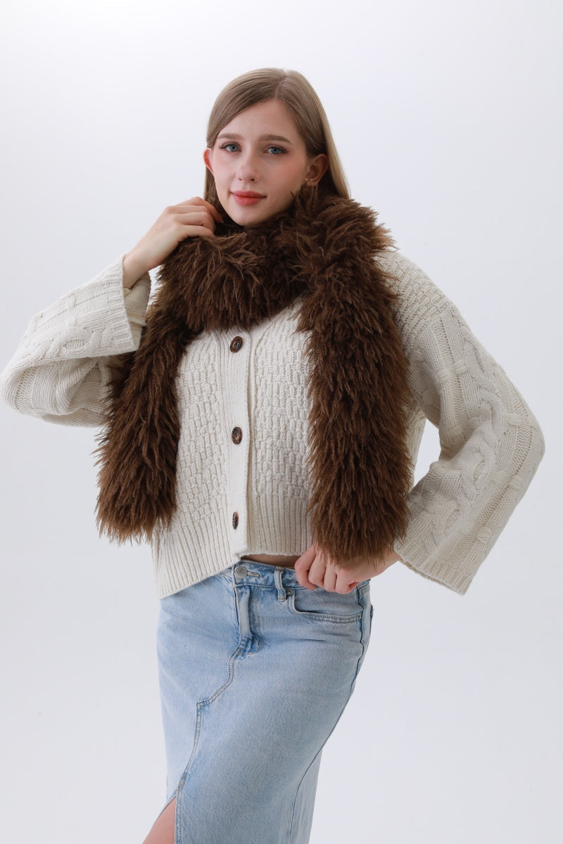 Luxe Feather-Trim Scarf – Plush Winter Elegance ❄️ Leto Collection
