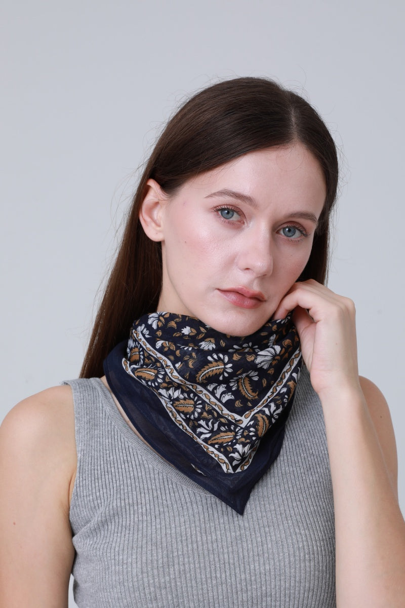 Printed Square Bandanas – Versatile Hair & Neck Scarf Set 🌸 Leto Collection
