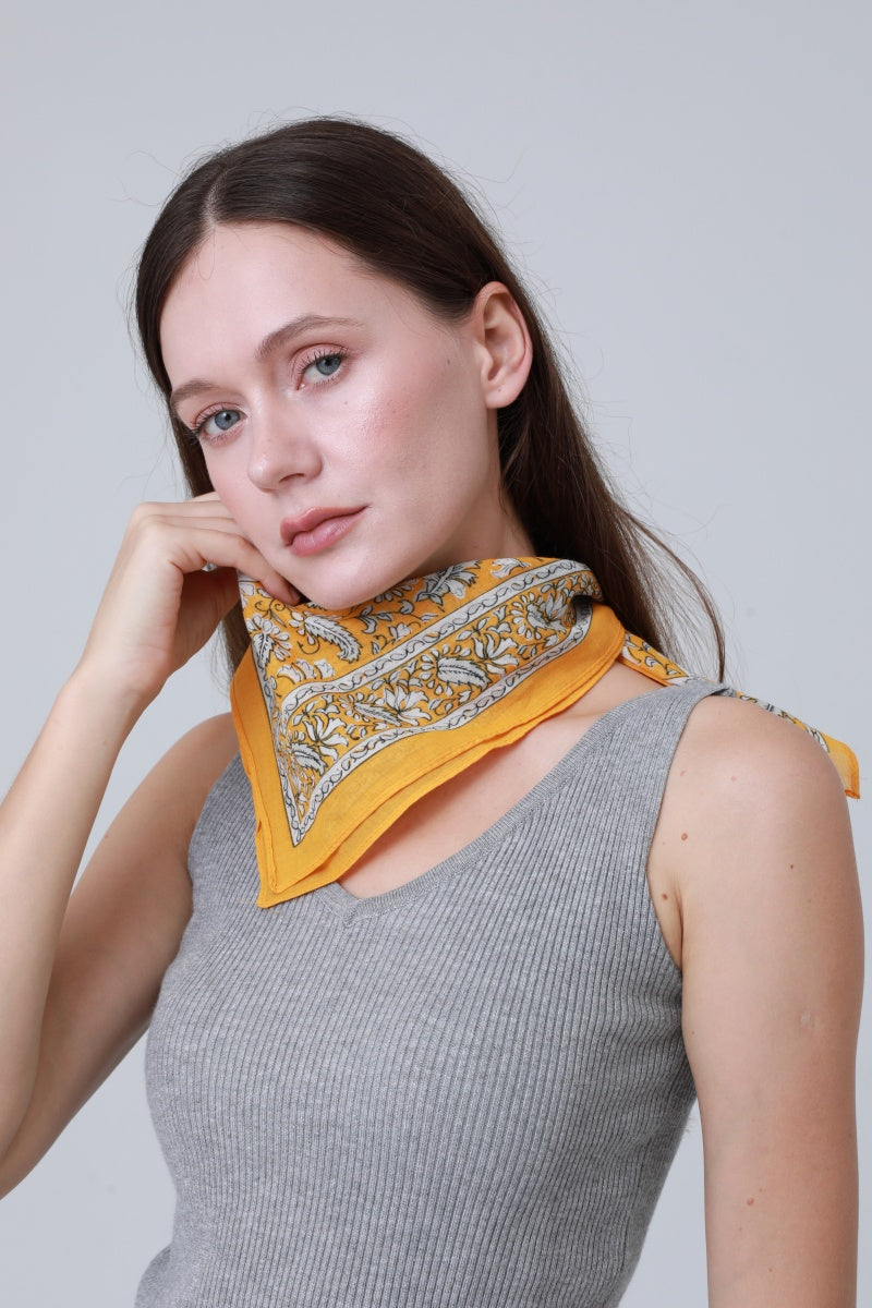 Printed Square Bandanas – Versatile Hair & Neck Scarf Set 🌸 Leto Collection