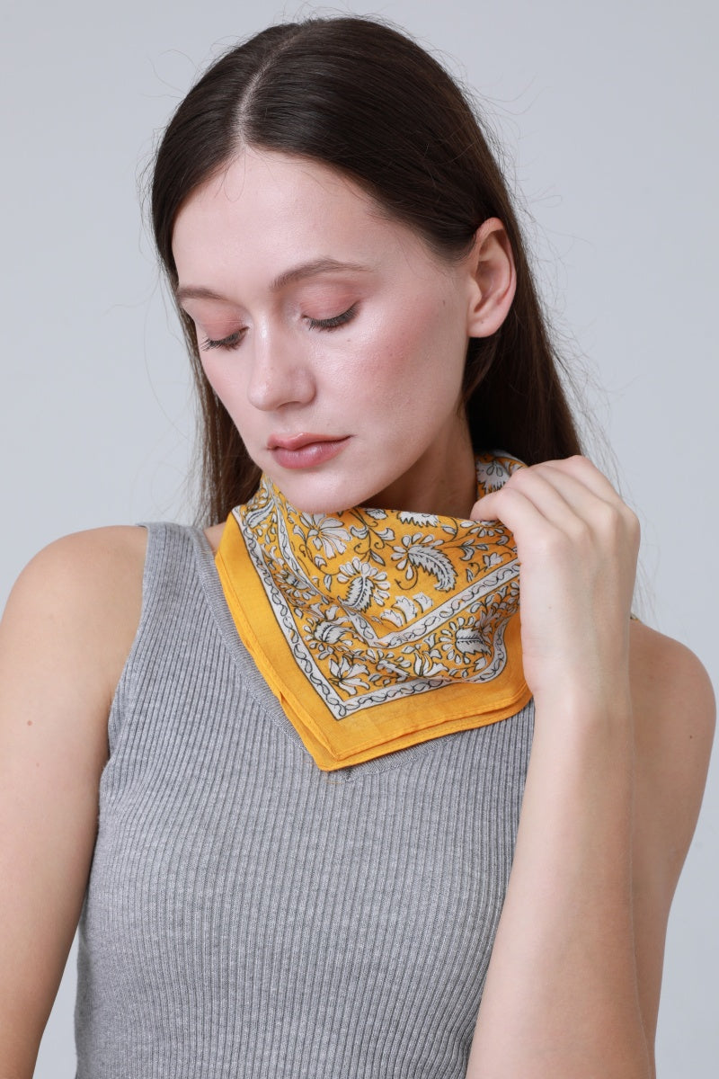 Printed Square Bandanas – Versatile Hair & Neck Scarf Set 🌸 Leto Collection