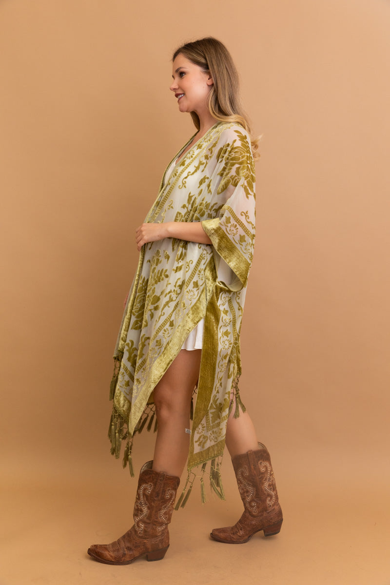 Lush Velvet Mesh Tapestry Kimono Leto Collection