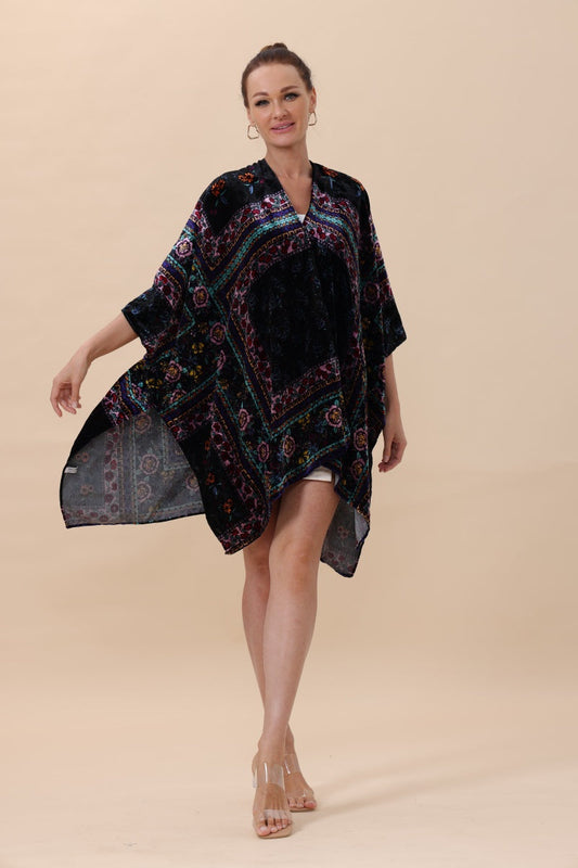 Floral-Stripe Velvet Kimono – Luxe Textures & Modern Tradition🌿✨ Leto Collection