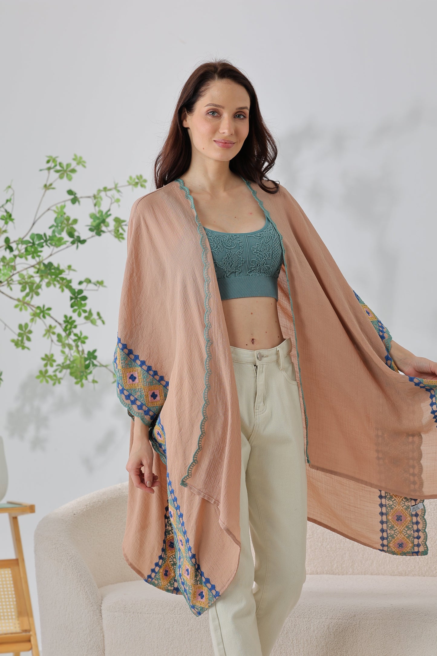 Gypsy Soul: Bohemian Embroidered Trim Kimono Leto Collection
