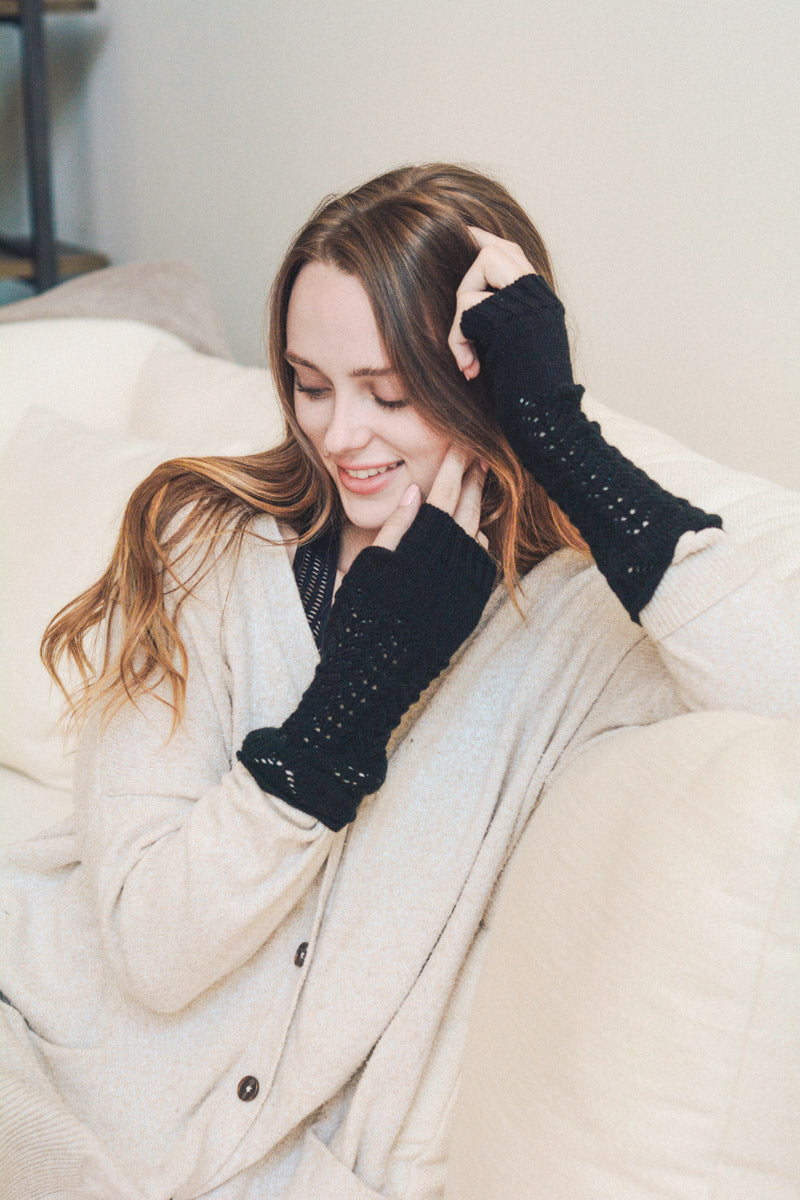 Texting-Friendly Arm Warmers – Trendy Winter Essentials ❄️📱 Leto Collection