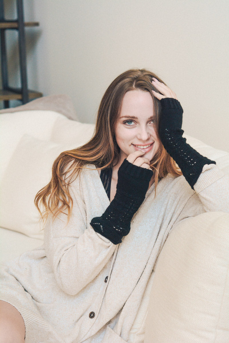 Texting-Friendly Arm Warmers – Trendy Winter Essentials ❄️📱 Leto Collection