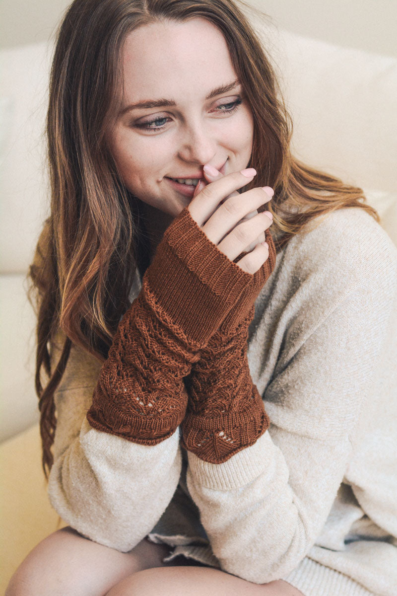 Texting-Friendly Arm Warmers – Trendy Winter Essentials ❄️📱 Leto Collection