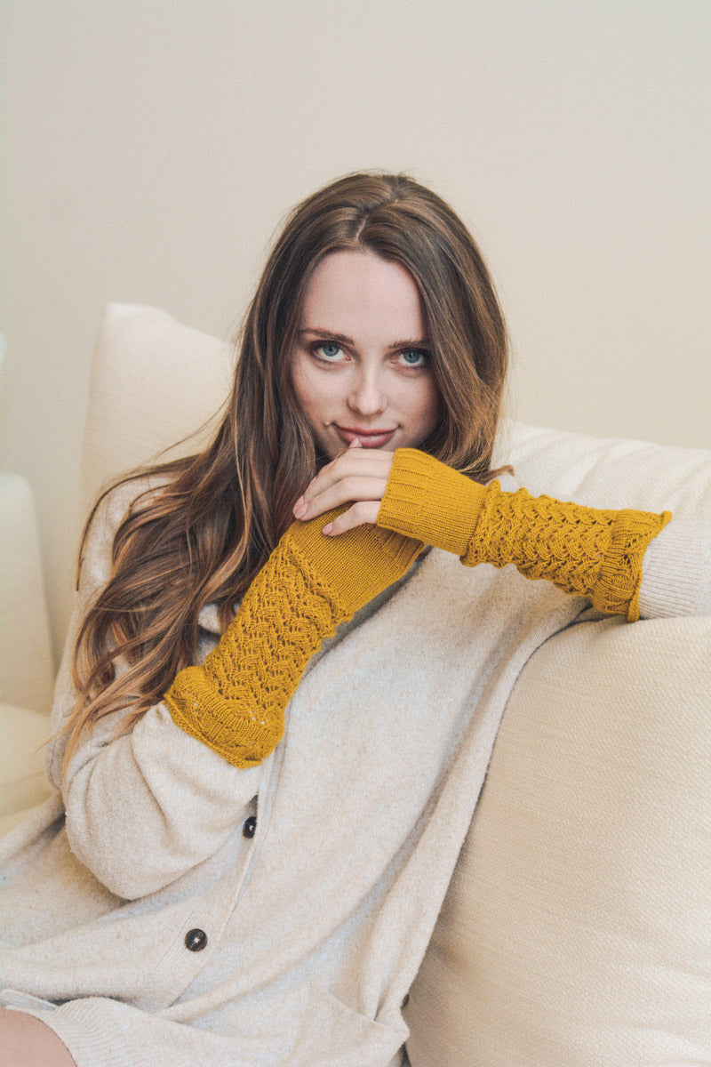 Texting-Friendly Arm Warmers – Trendy Winter Essentials ❄️📱 Leto Collection