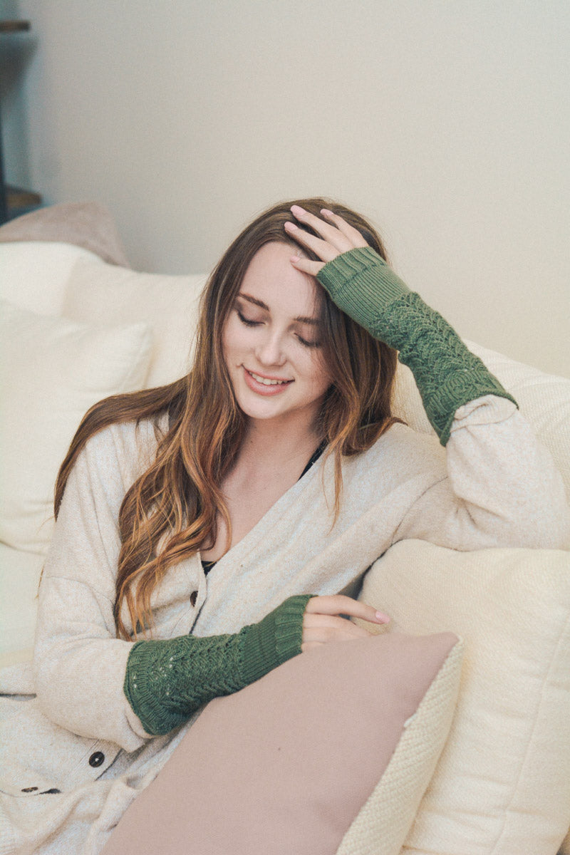 Texting-Friendly Arm Warmers – Trendy Winter Essentials ❄️📱 Leto Collection