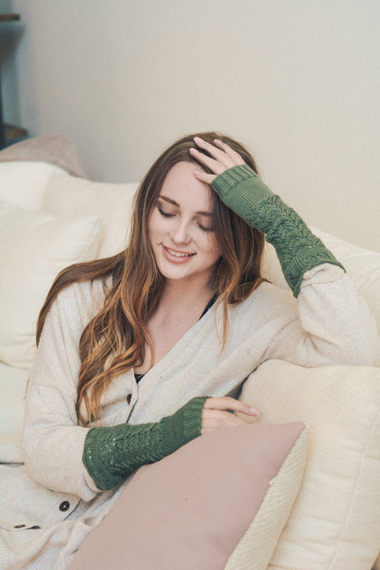 Texting-Friendly Arm Warmers – Trendy Winter Essentials ❄️📱 Leto Collection