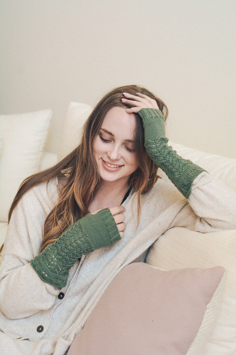 Texting-Friendly Arm Warmers – Trendy Winter Essentials ❄️📱 Leto Collection