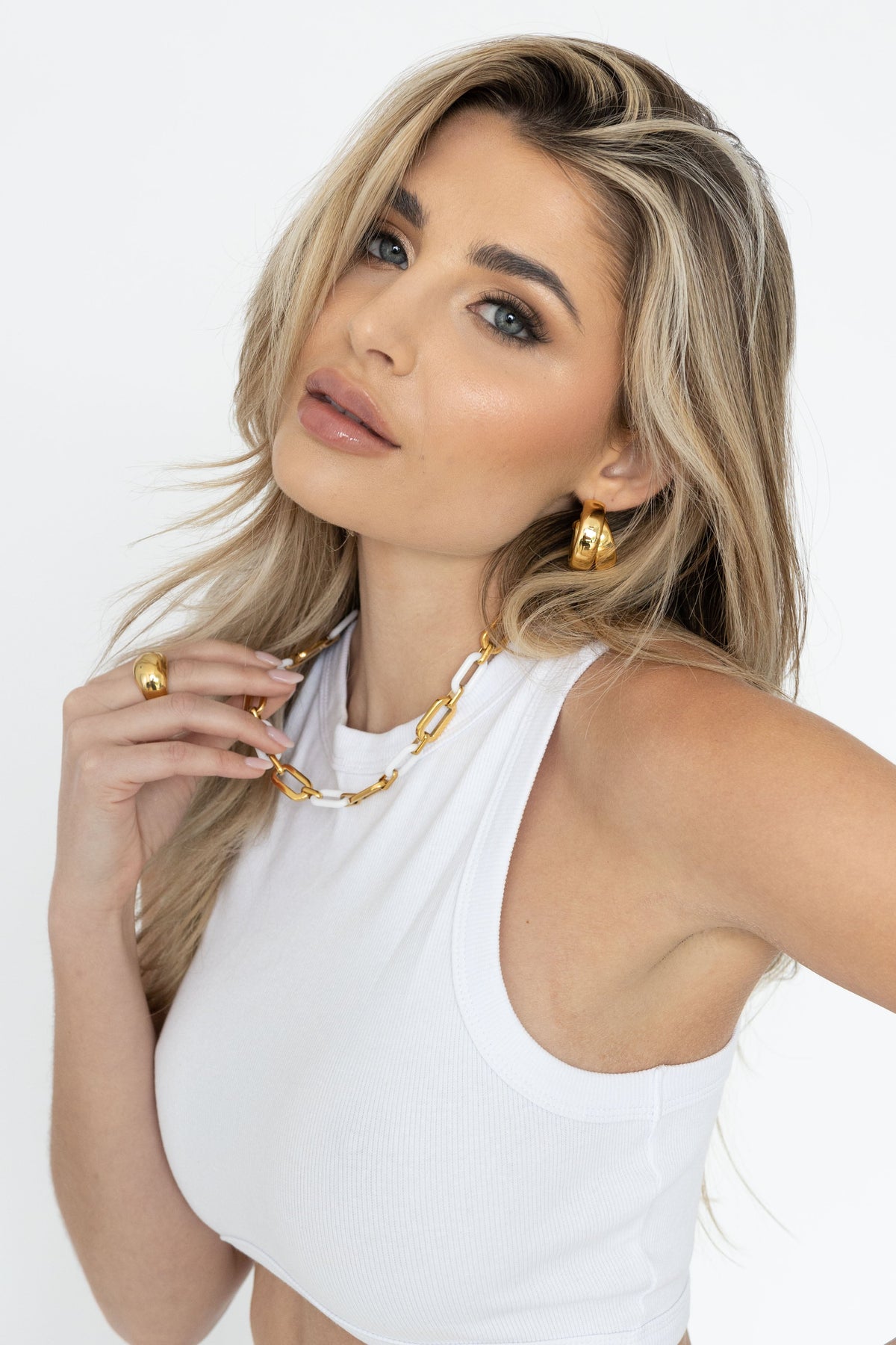 Jenna Acrylic Necklace - White — Soul Flow Apparel